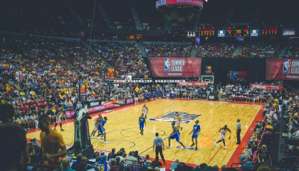 乐竟体育app|巴萨与拜仁竞逐桑托斯后卫索萨，新马塞洛引发欧洲豪门争夺战